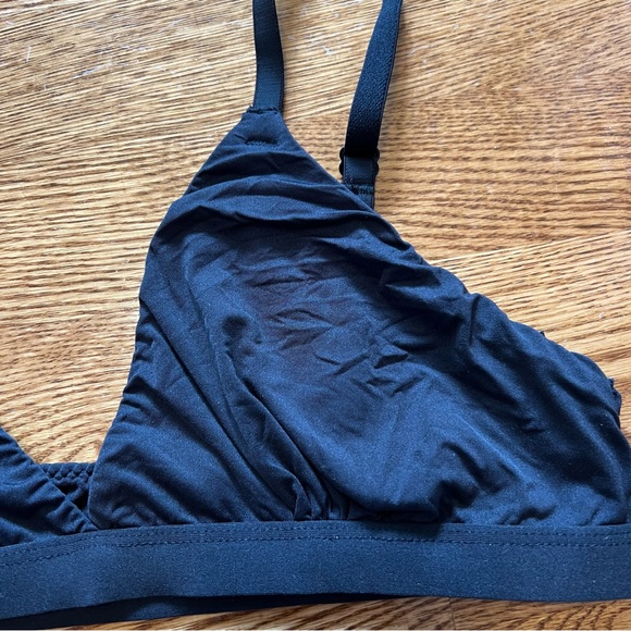 ⭐️2/20 Urban Outfitters Out from Under Triangle Bralette - Picture 6 of 9